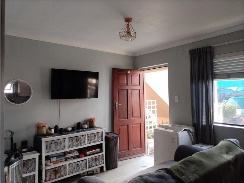 To Let 1 Bedroom Property for Rent in Groenvallei Western Cape